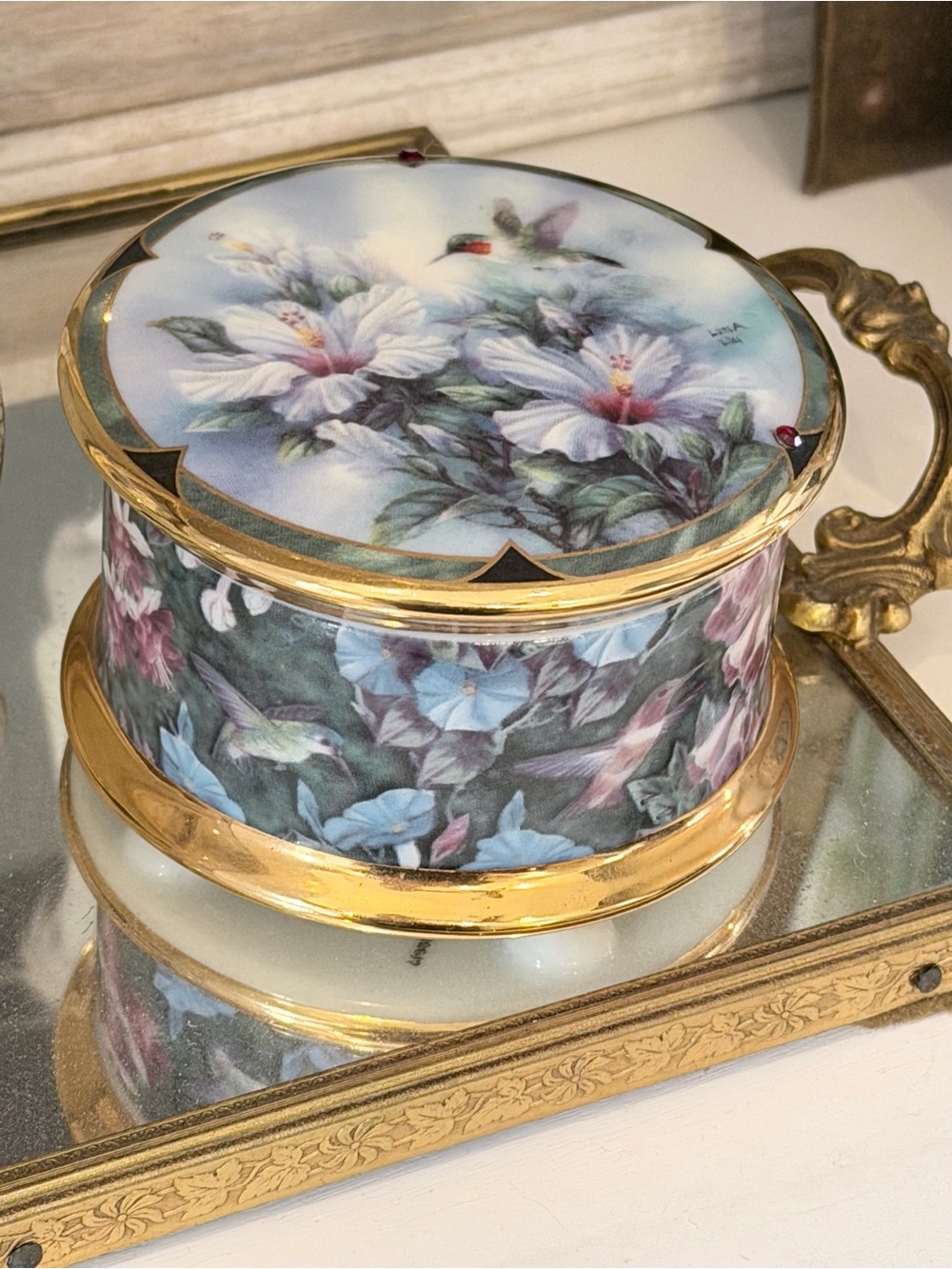 Vintage 1994 Lena Liu Hummingbird Porcelain Trinket Box. Doesnβt Play | Numbered